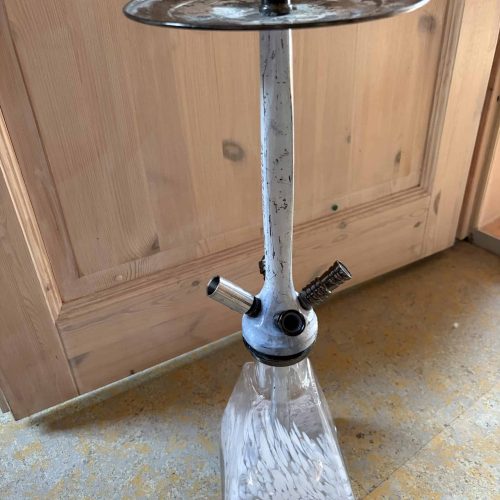 Alte Shisha mit Metallstange und Glasbowl, gebraucht.