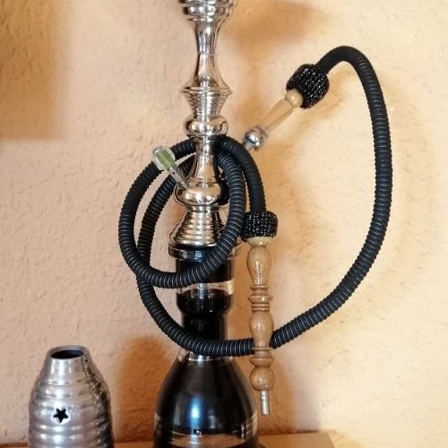 Wasserpfeife mit Zubehör, Shisha, Tabak, Kohle.