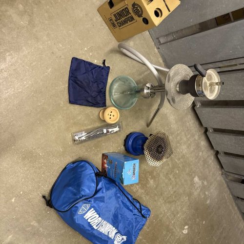 Raucherset mit Shisha, Dampfgerät, Tabak, Kohle und Zubehör für Shisha-Liebhaber.