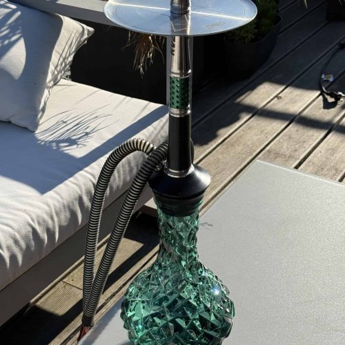 Rauchsäule aus Glas mit Edelstahl-Tablett, ideal für Shisha-Events.