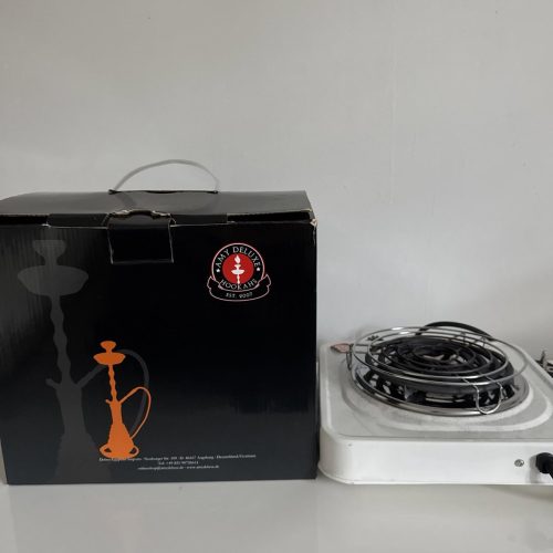 Shisha Raucherset mit Zubehör auf weißem Tisch, original Verpackung.