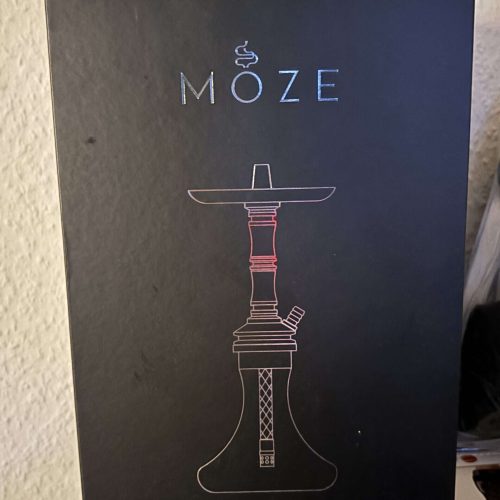 Moze Breeze Two Wasserpfeife in schwarzer Verpackung.
