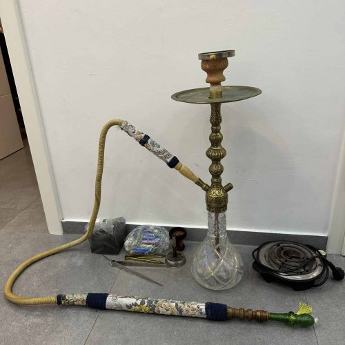 Wasserpfeife mit Glasbowl, Schlauch und Zubehör, gebrauchte Shisha.