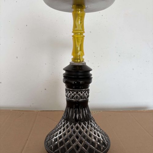 Rauch-Hookah mit buntem Glas und Metall-Design.