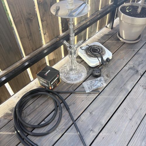 Hochwertiges Shisha-Zubehör mit Glasbowl, Schlauch und Dichtung.