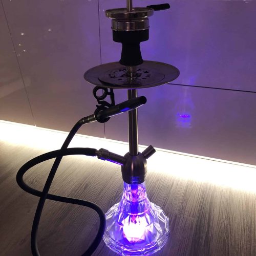 Dekorative Shisha mit leuchtender Basis.