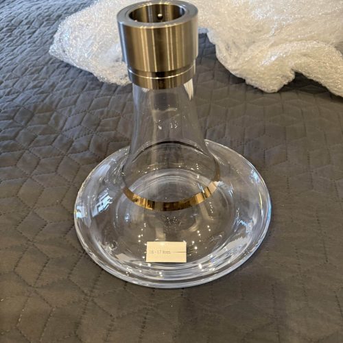 Transparente Glasbowl mit Metallaufsatz für Shisha.