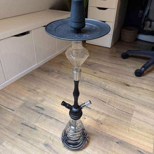 Rauchsäule mit Glasaufsatz, Keramikschale und Schlauchanschluss.