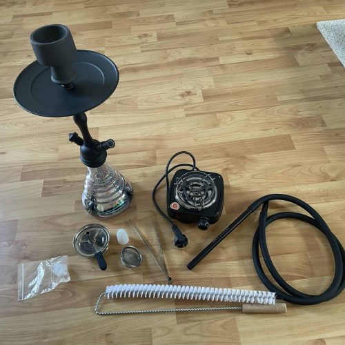 Rauchsäule mit Zubehör, inklusive Heizgerät, Schlauch und Reinigungszubehör. Perfekt für Shisha-Lieb.