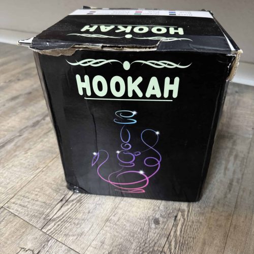 Schwarze Hookah-Box mit Rauch-Design, ideal für Shisha-Liebhaber.