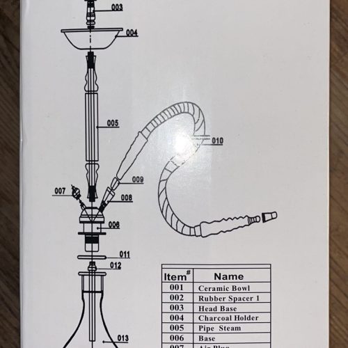 Shisha mit Keramikschüssel und Schlauch.