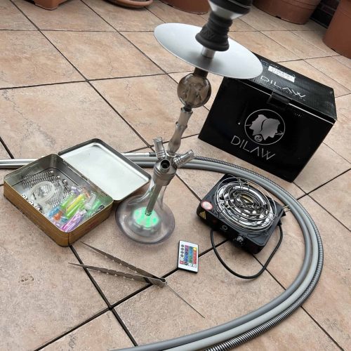Rauchsäule mit flexiblen Schläuchen, LED-Licht und Zubehör, ideal für Shisha-Events oder Dekoratione.