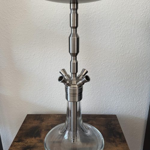 Rauch-Hookah mit Edelstahl und Glasbasis, ideal für Shisha-Liebhaber.