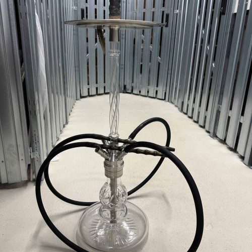 Glasrauchsäule mit Schlauch und Ablage, für Shisha-Genuss.