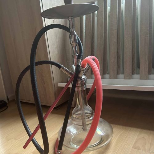 Rauchsäule für Shisha mit flexiblem Schlauch und Kopf, ideal für gemütliche Raucherabende.