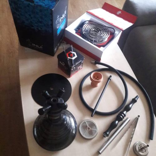 Komplettes Shisha-Zubehör mit Kopf, Schlauch und Dichtungen.