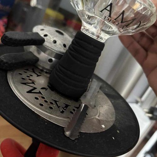 Hochwertiges Glas mit Silikonschutz für Shisha-Tabak, perfekt für den Gebrauch und die Reinigung.