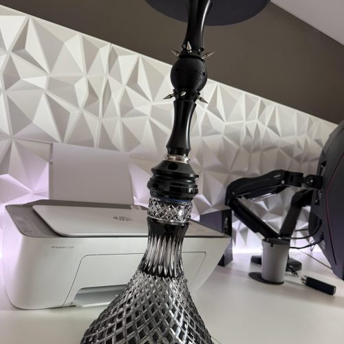 Schwarze und klare Glasbowl für Shisha mit Muster.
