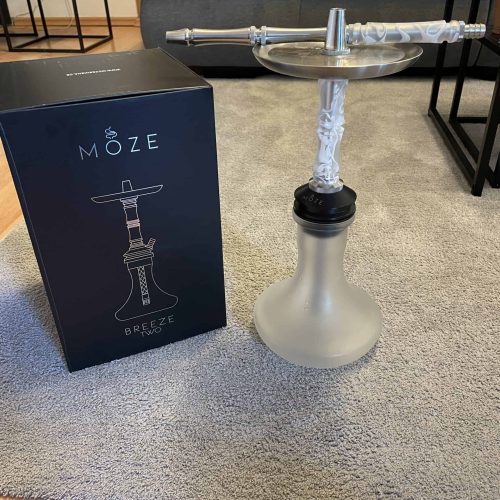 Wasserpfeife von Moze Breeze mit Glasaufsatz, neu und unbenutzt. Perfekt für Shisha-Liebhaber.