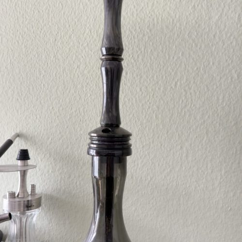 Shisha-Tischständer aus schwarzem Metall, ideal für Raucher.