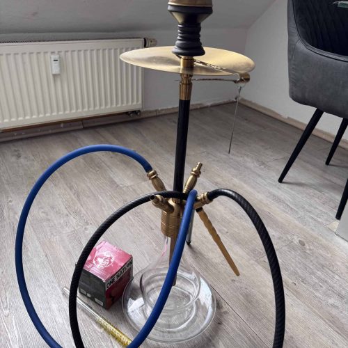 Rauchsäule mit Wasserpfeife, Shisha, Hookah, geeignet für Raucher und Sammler.