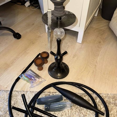 Shisha Rauchsäule mit Schlauch und Zubehör, gebrauchte Wasserpfeife.