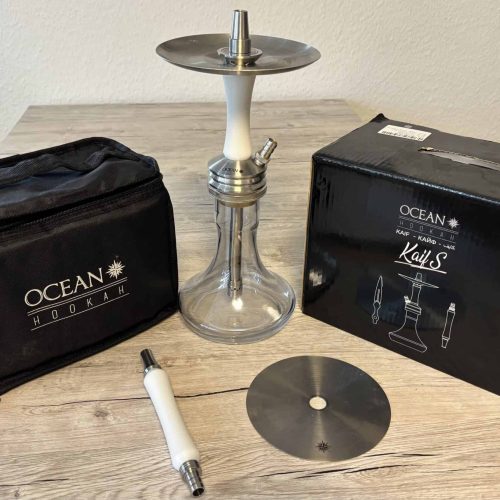 Shisha mit Glasbowl, Kohlezange und Transporttasche.