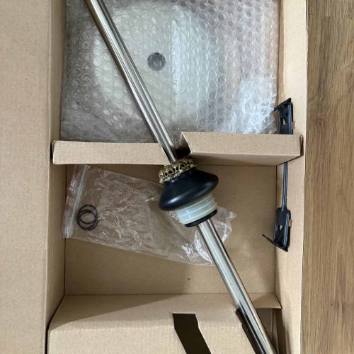 Langer Edelstahl Shisha-Antennenstab in Verpackung.