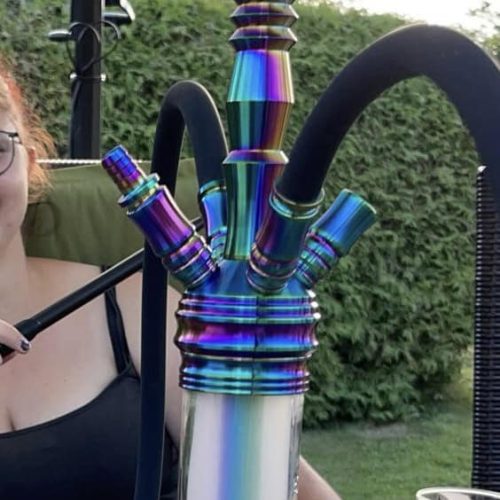 Bunter Wasserpfeifen-Kopf mit Glas und Metall, perfekt für Shisha-Liebhaber.