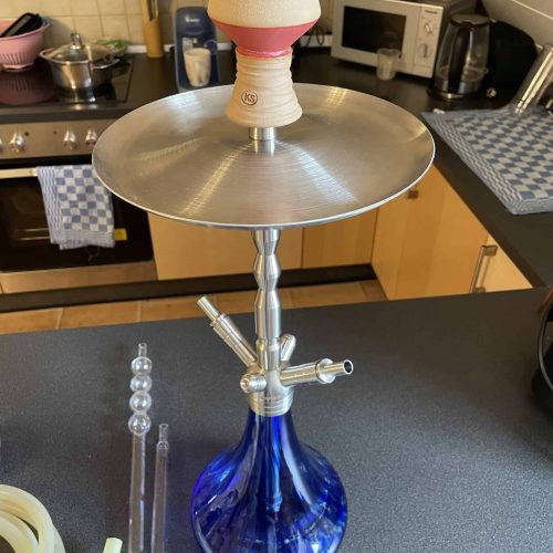 Rauchkopf für Shisha mit blauer Glasbasis und Edelstahlaufsatz, ideal für Wasserpfeifen.