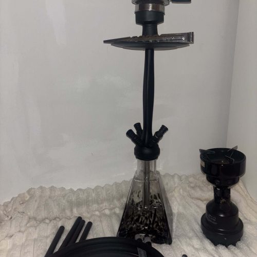 Hochwertiger Wasserpfeifen-Kopf mit Zubehör, ideal für Shisha-Liebhaber.