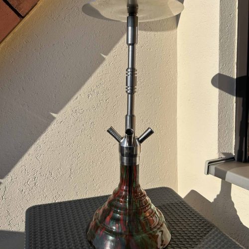 Rauch-Hookah mit Glasbasis, ideal für Shisha-Liebhaber, gebraucht, in gutem Zustand.
