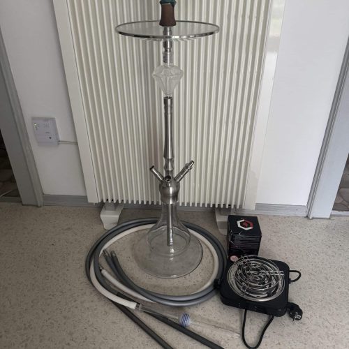 Rauchsäule mit Shisha-Set, inklusive Heizgerät, Schläuchen und Zubehör. Perfekt für Shisha-Liebhaber.