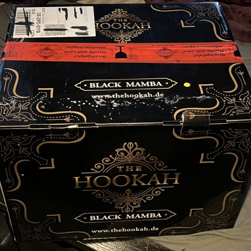 Hochwertige Hookah-Box mit Black Mamba Geschmack, perfekt für Shisha-Liebhaber.