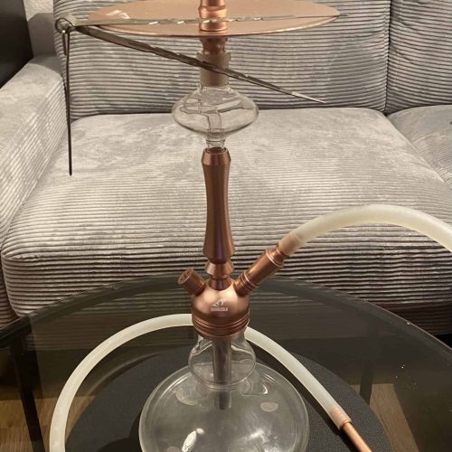Raucherset mit Glasbasis, Metallrohr und Schlauch für Shisha.
