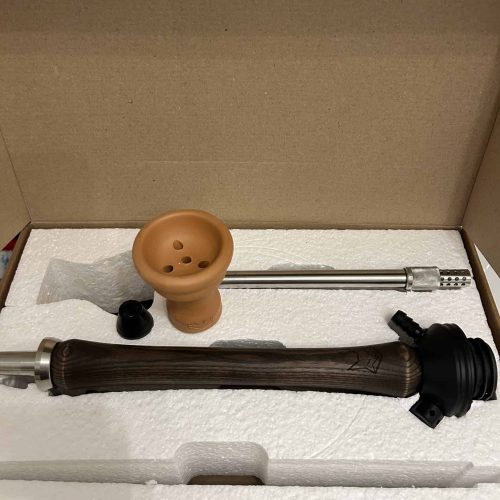 Shisha-Zubehör mit Keramik-Bowl, Metall-Schlauch und Dichtungen.