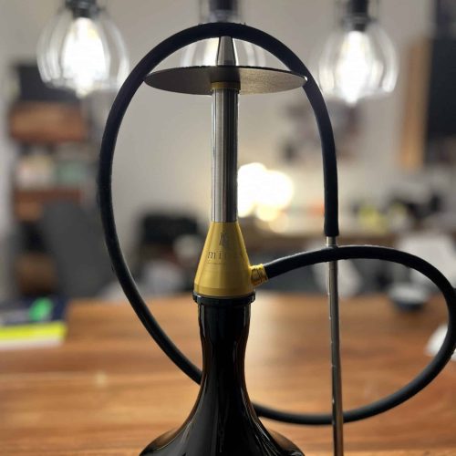 Rauchsäule für Shisha mit Kopf und flexiblem Schlauch, ideal für gemütliche Rauchabende.