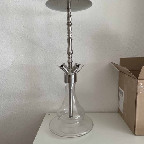 Raucherset mit Metall- und Glas-Design, ideal für Shisha-Liebhaber.