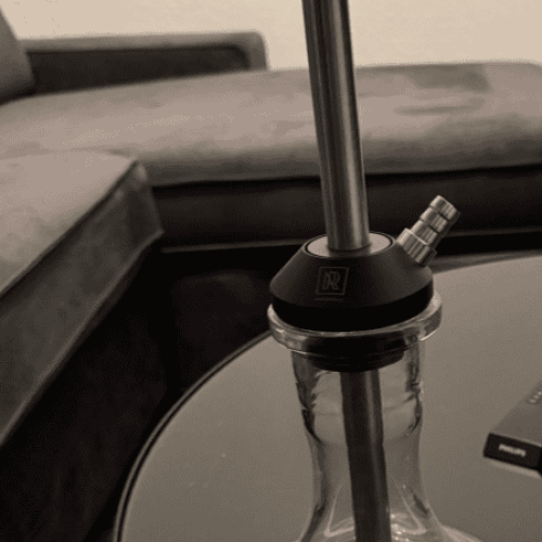 Raucherset für Shisha mit Glasbowl, Metallaufsatz und Schlauch, ideal für Wasserpfeifenliebhaber.