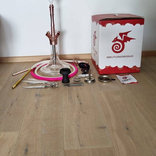 Komplettes Hookah-Set mit Zubehör und Verpackung, neu und unbenutzt.