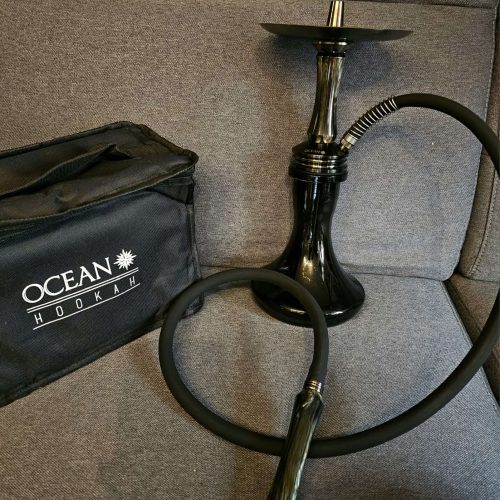 Rauchsäule mit schwarzem Glas und Zubehör, inklusive Tragetasche für Shisha-Set.