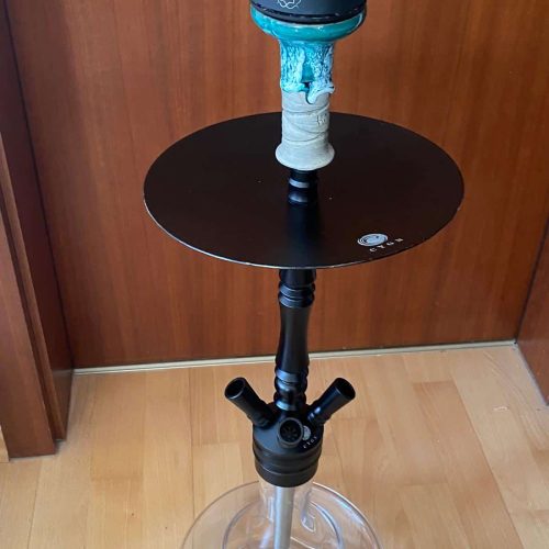 Wasserpfeife mit Kopf, Glasbasis und Zubehör, gut gepflegt.