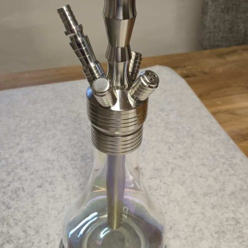 Metallaufsatz auf Shisha mit Wasserbasis, für aromatischen Rauchgenuss.