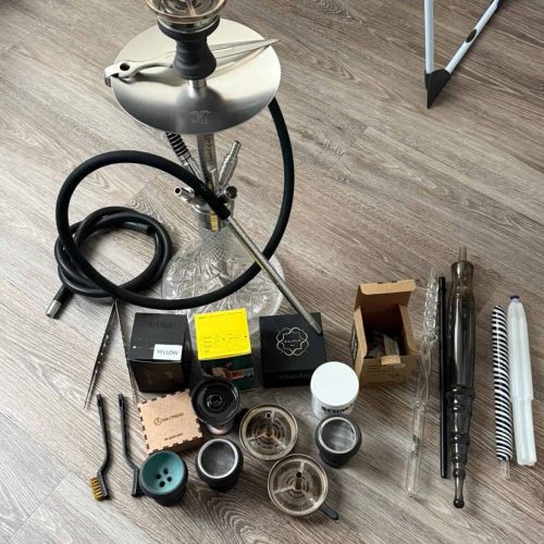 Rauchsäule und Zubehör für Shisha, inklusive Schlauch, Kohlezange und Dichtungen.