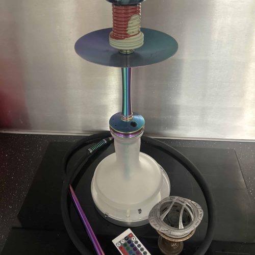 Shisha-Set mit Kopf, Schlauch und Kohleteller.