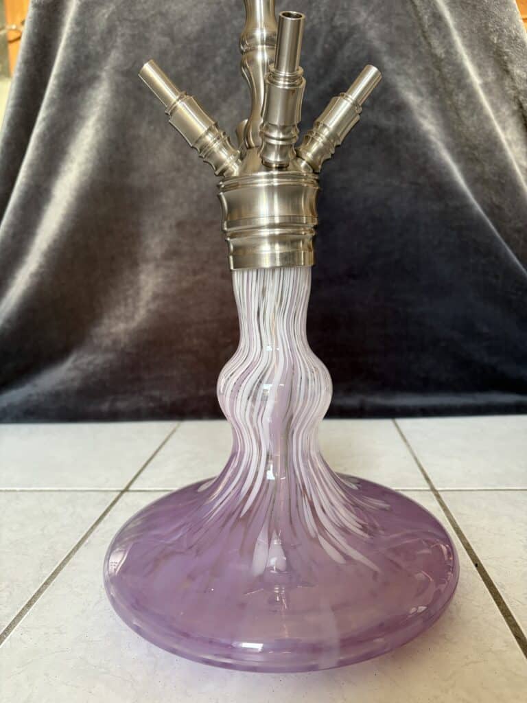Glasbowl Shisha mit Mehrfach-Aufsatz aus Metall.