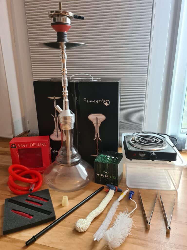 Rauchsäule mit Zubehör, Reinigungsbürsten und Zubehör für Shisha.