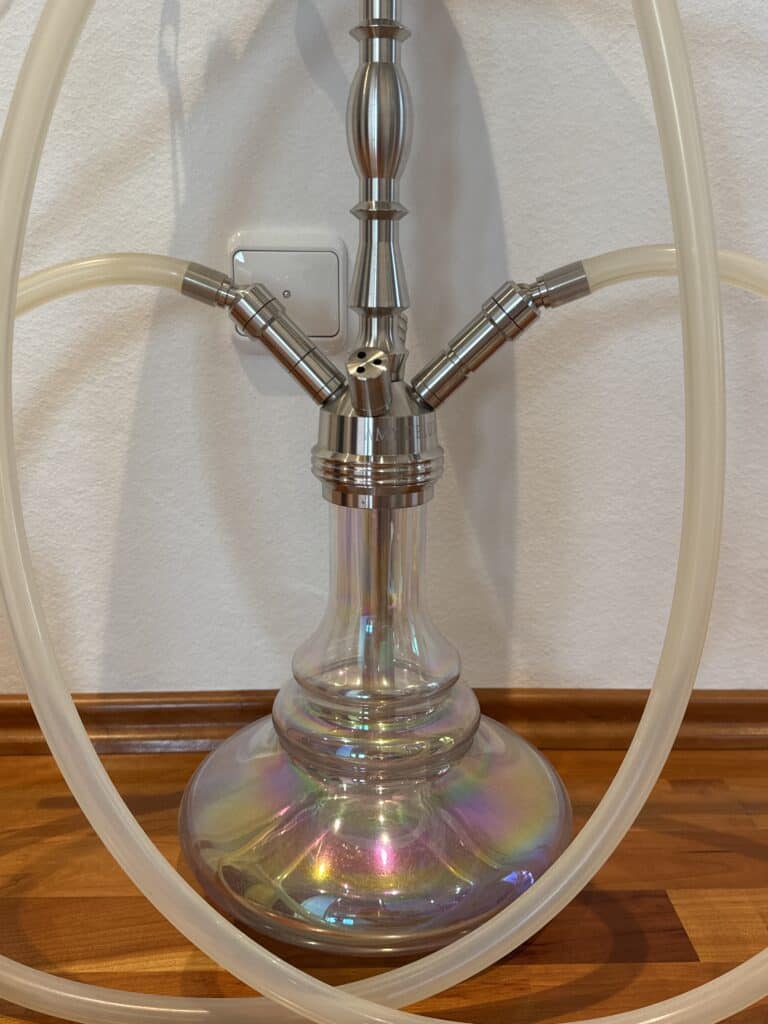 Hochwertiger Wasserpfeifen-Kopf mit Glasbasis und Edelstahl-Armaturen.